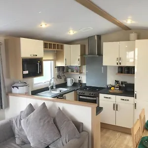 https://jasmine-14-a-peaceful-spacious-caravan.bournemouth-hotels.org